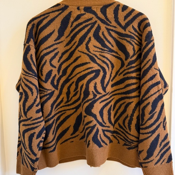 Clare V OSCAR CARDIGAN NWT retail $395
Brown & Black Zebra Merino Wool - Picture 2 of 14